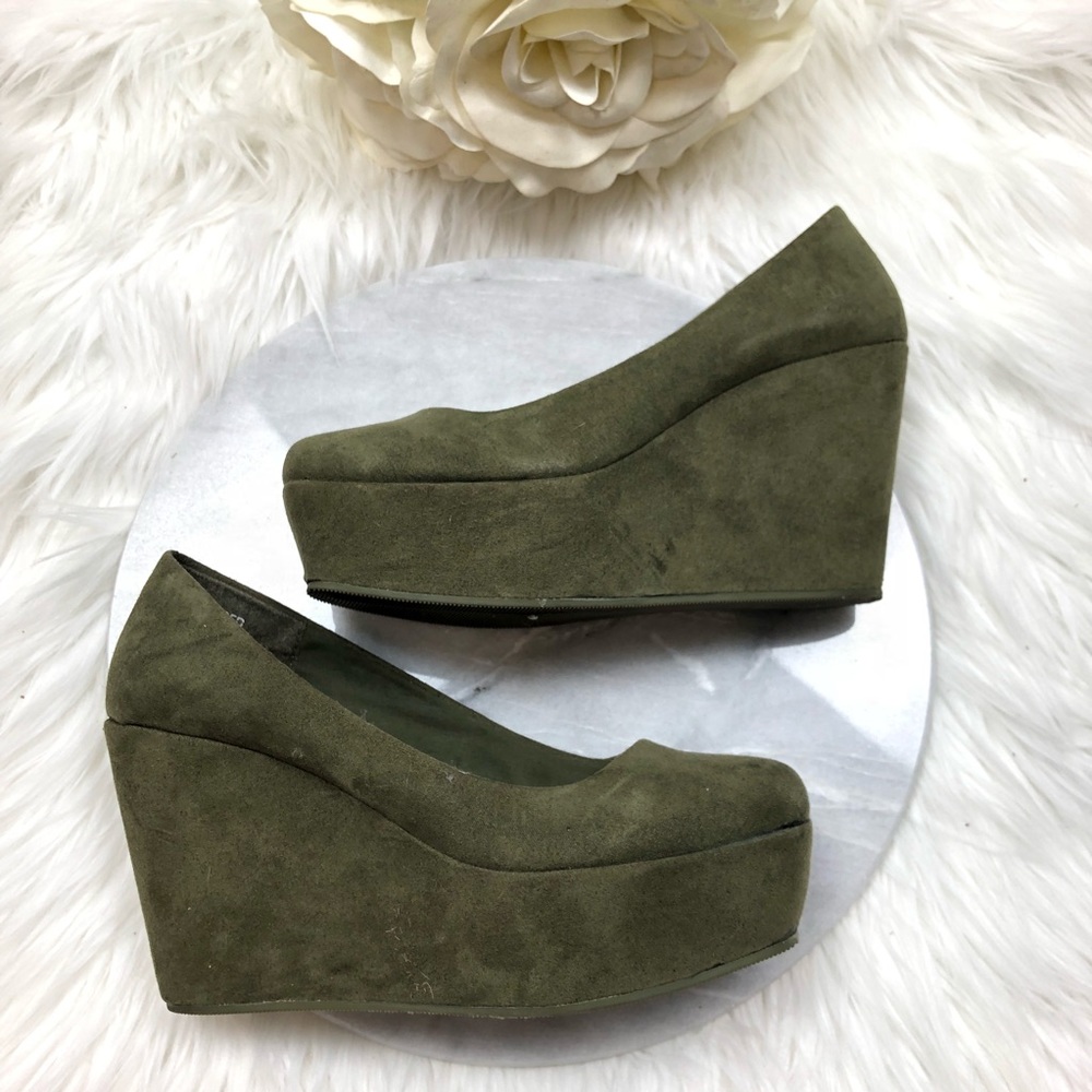 Divided Olive Green Wedges